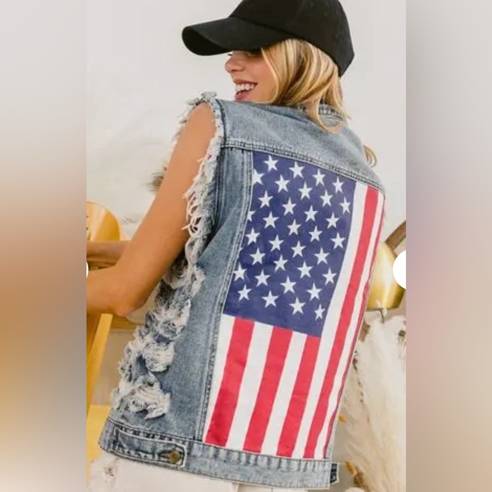 BiBi Distressed Raw Hem US Flag Sleeveless
Denim Jacket- NWT- size small